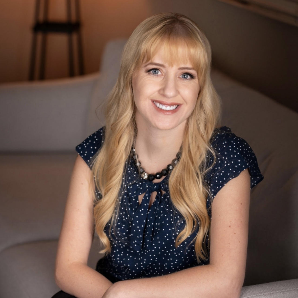 Lisa Caswell Headshot